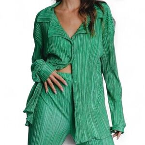 Kelly Green Plissé 2-Piece Outfit |  Sz L 💚
